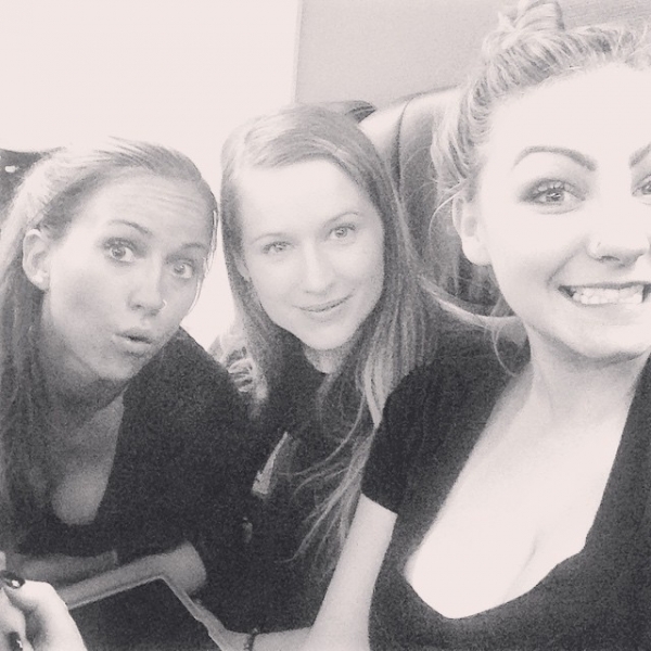 Girls on a plane @carahbabyxo